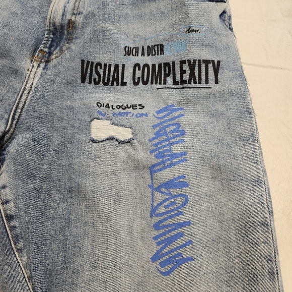 ZARA Mens Relaxed Shorts in Painted Denim - size 34 - Picture 7 of 11